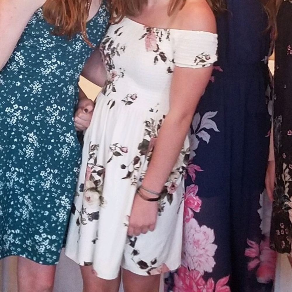 white floral dress - Picture 4 of 4